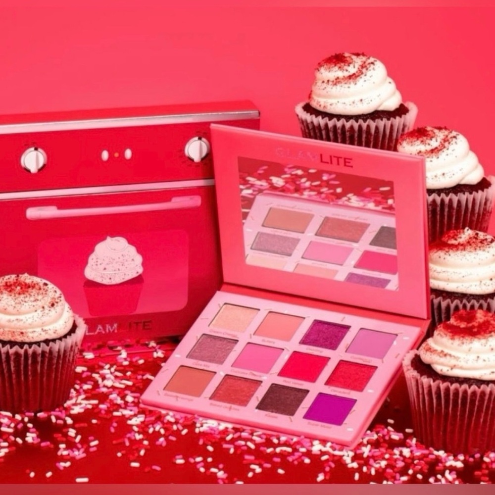 Glamlite Eyeshadow Red Velvet Cupcake Palette 12 Shades New in Box Sealed